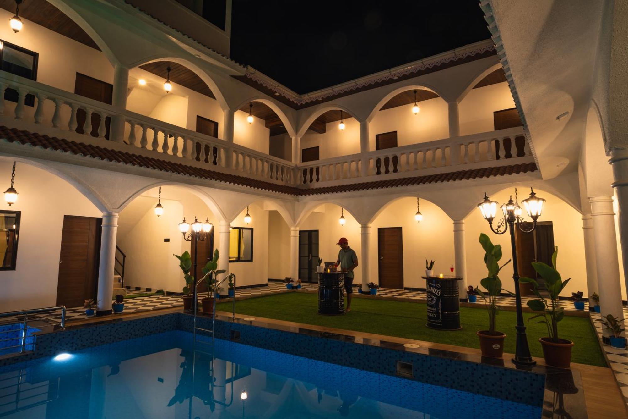 Sapphire Mansion Hotel Alībāg Exterior foto