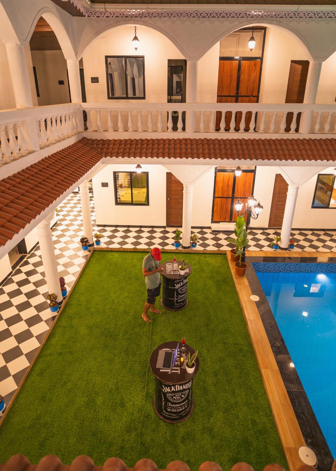 Sapphire Mansion Hotel Alībāg Exterior foto